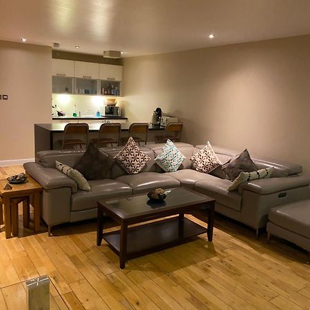 City Centre 2 Bedroom Apartment, Secure Parking. Glasgow Eksteriør billede