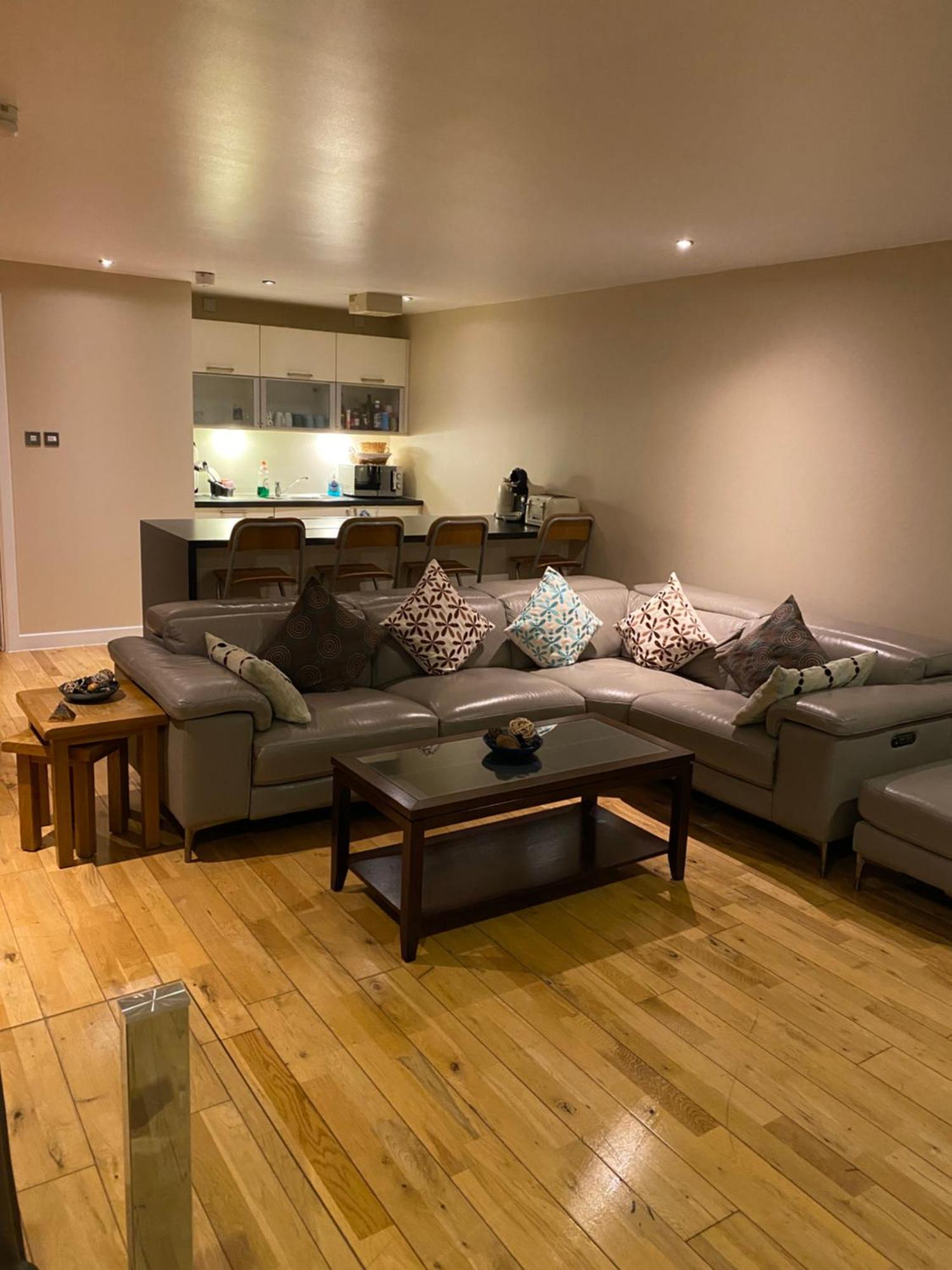 City Centre 2 Bedroom Apartment, Secure Parking. Glasgow Eksteriør billede